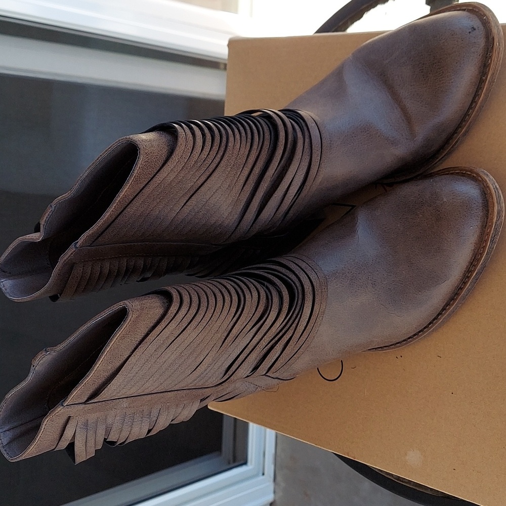 Coconuts by Matisse Chorus boots